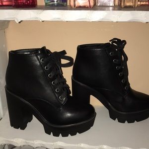 Tie up black booties